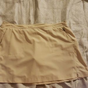XL Tan tennis skort with white stripes, & pockets